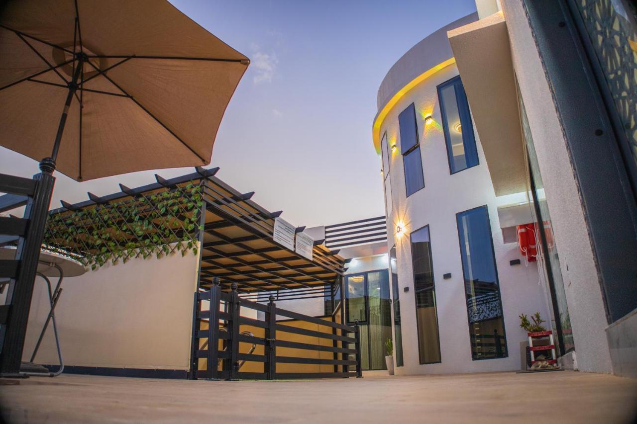 Highness Villa นิซวา ภายนอก รูปภาพ